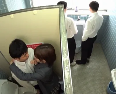 Em nữ học sinh nứng với sở thích xóc lọ mút cu