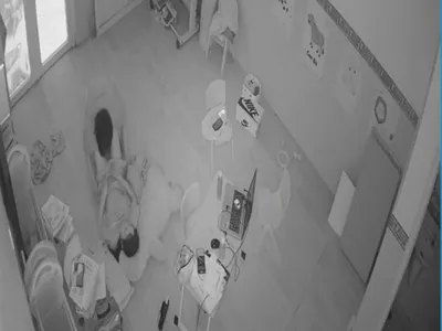 Lộ clip xxx cùng em gái tại phòng khách