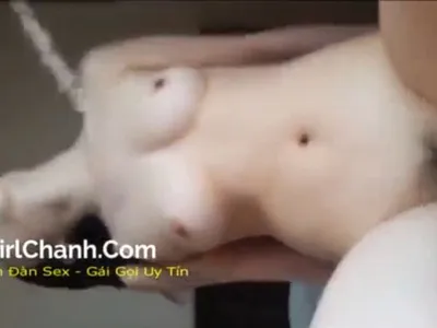 Bồ rên sướng lên đỉnh trong tư thế "cưỡi ngữa"