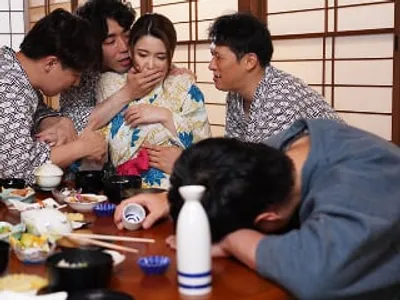 đưa cô vợ đi suối nước nóng, người chồng không biết vợ yêu bị người khác quan hệ sấp mặt