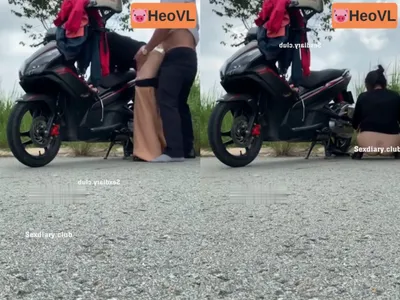 Người vợ ông xã chơi nhau giữa đường nơi vắng vẻ