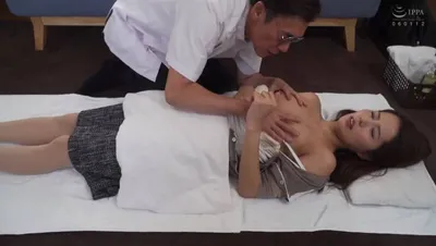 Gã chồng thuê người mát-xa trị liệu giúp bà xã dễ mang thai và cái kết