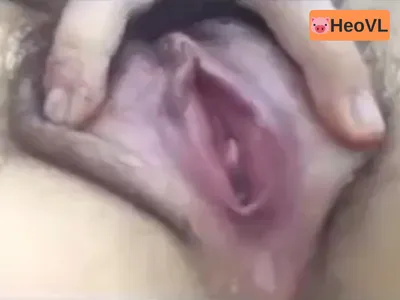 Người yêu show cận cảnh bím đang thở