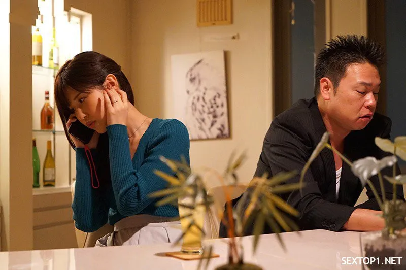 Chồng yếu, cô vợ tìm đến tình nhân củ