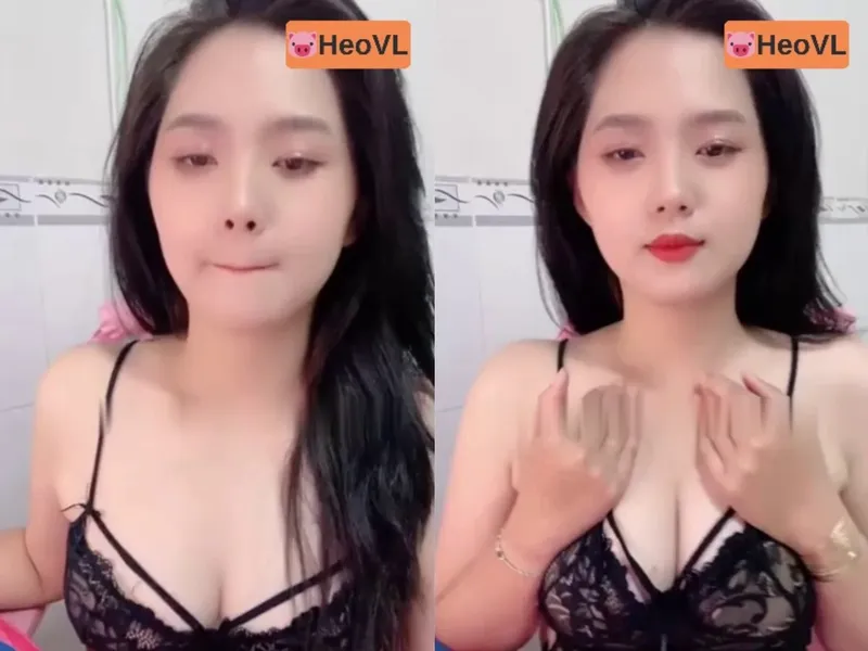 Em ghệ răng khểnh khoe cò tròn trắng