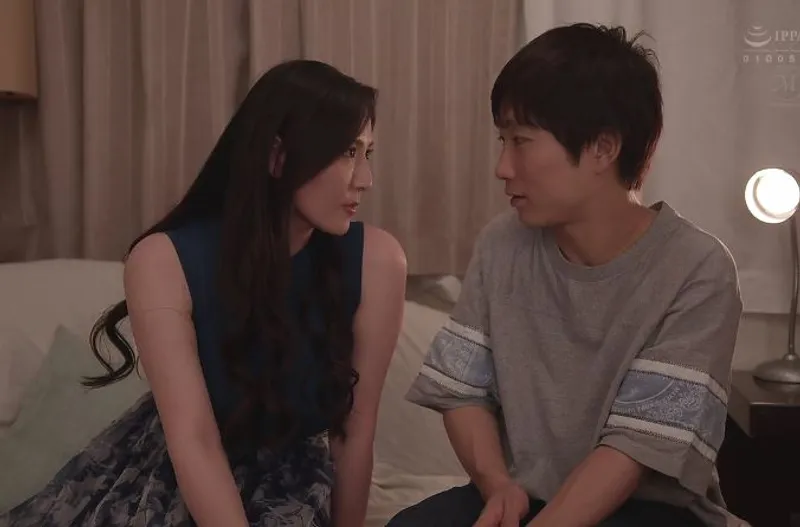 ông chồng lạnh nhạt, người vợ uống rượu rồi "đi ngoài" với cậu sinh viên trẻ