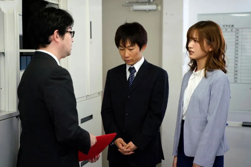 Nghi ngờ cô vợ "đi ngoài" với thực tập sinh, người chồng lắp camera và cái kết bất ngờ