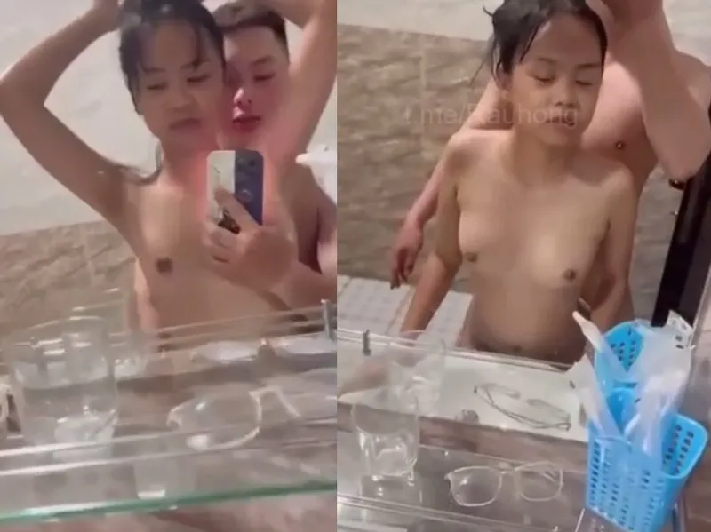 Mảnh khảnh em cùng anh yêu nện trước gương quay kỉ niệm